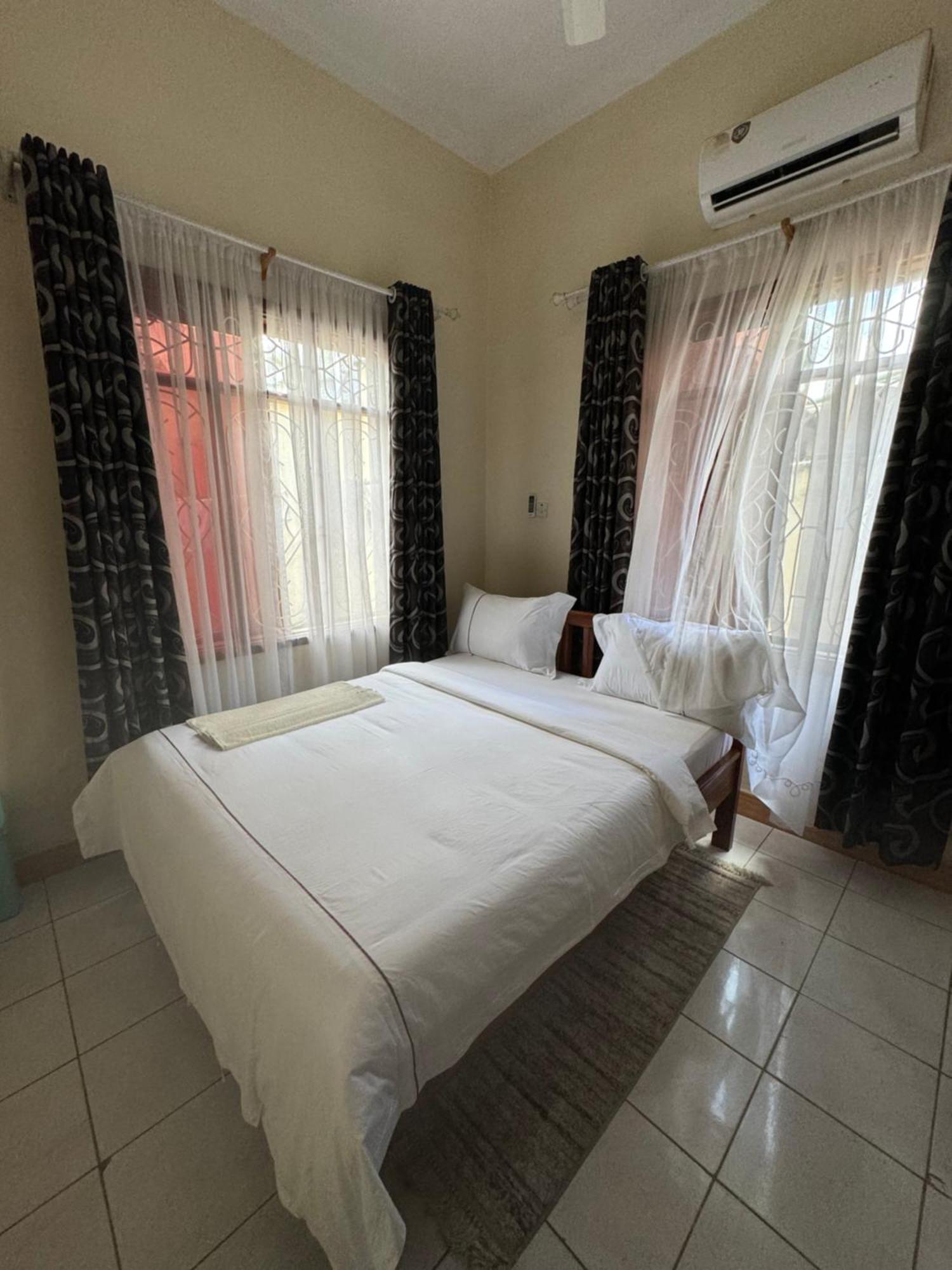 G & S Executive Lodge Dar es Salaam Eksteriør billede