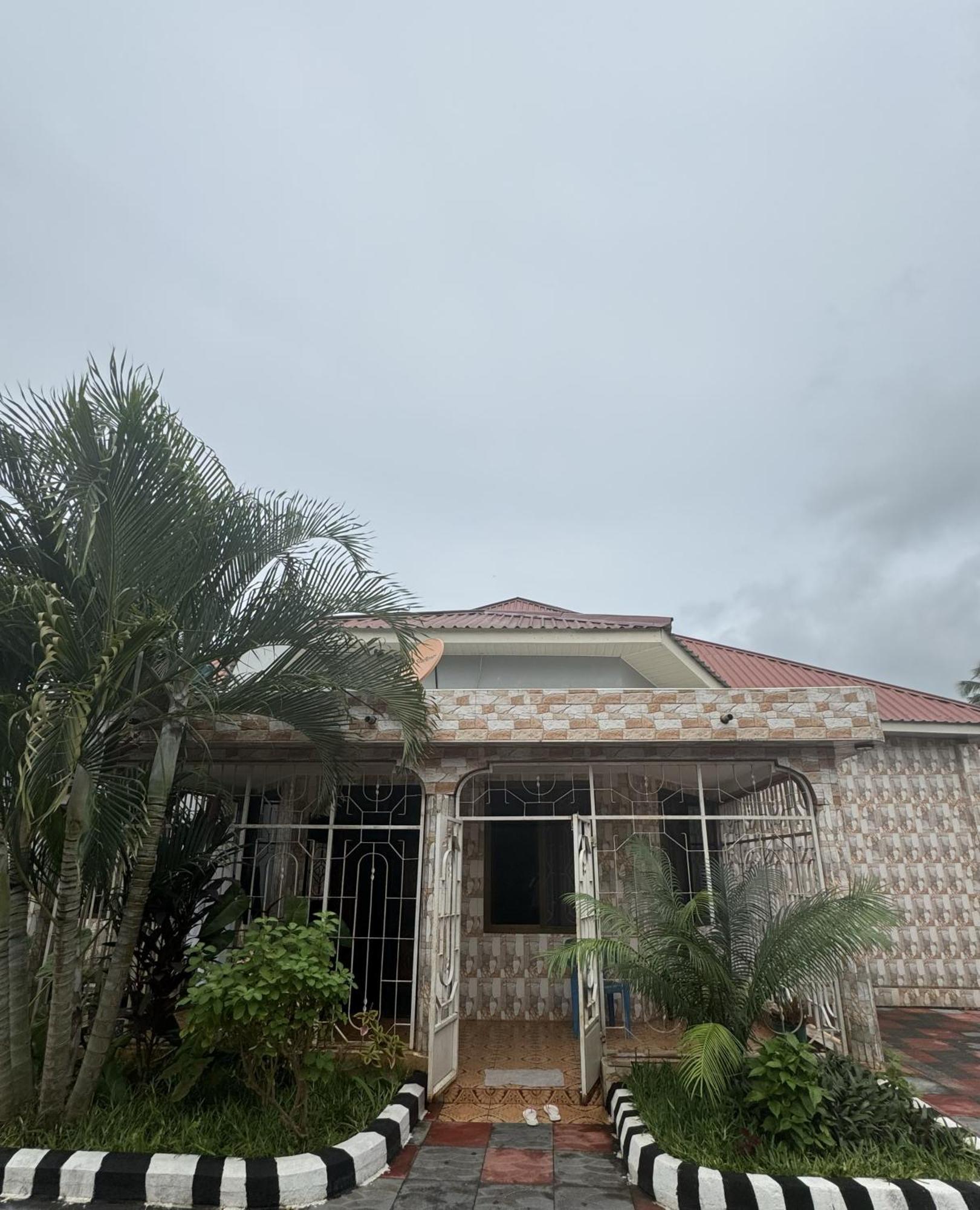 G & S Executive Lodge Dar es Salaam Eksteriør billede