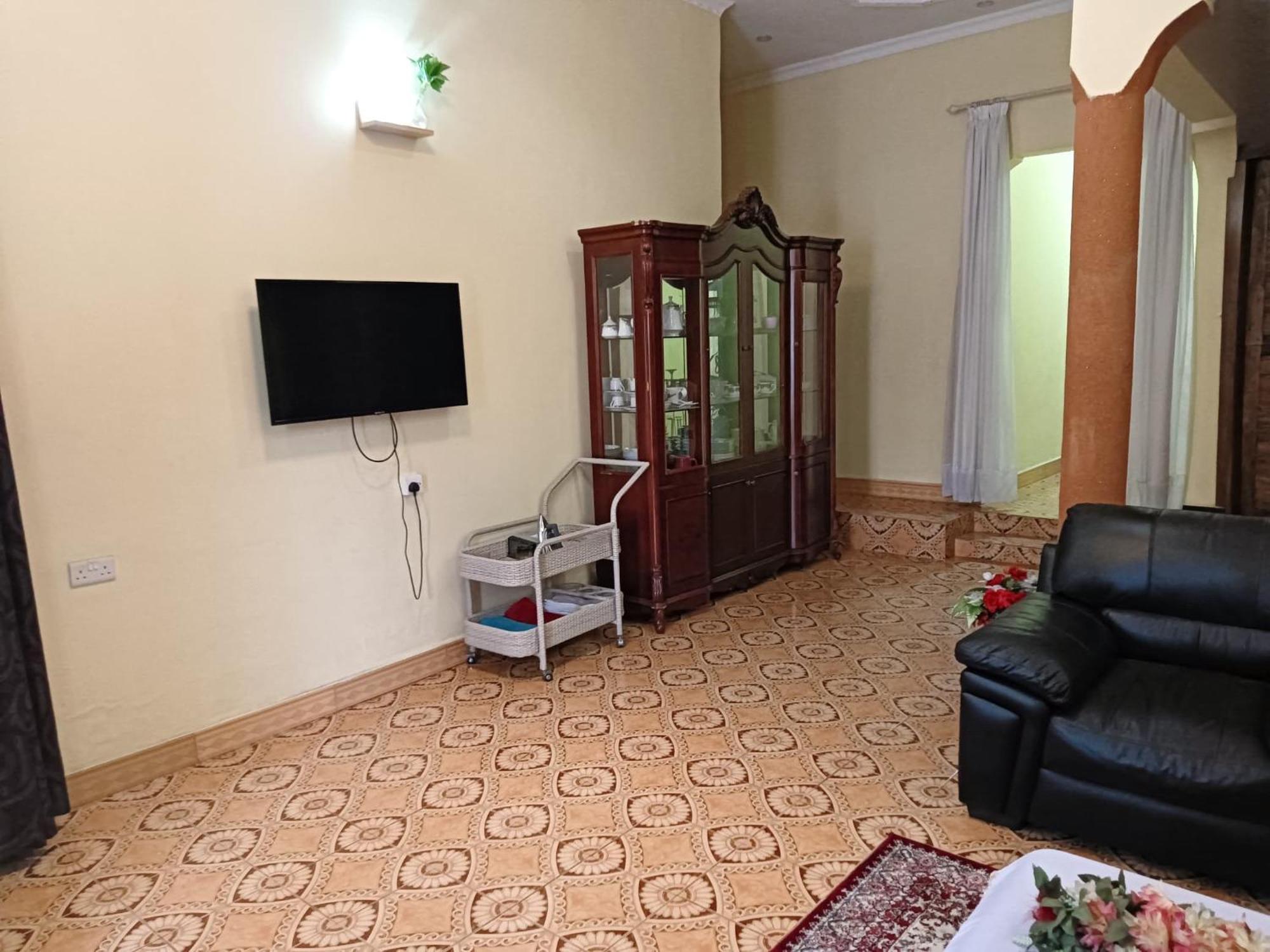 G & S Executive Lodge Dar es Salaam Eksteriør billede